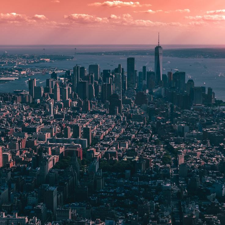 Parents evaluating schools in Germany